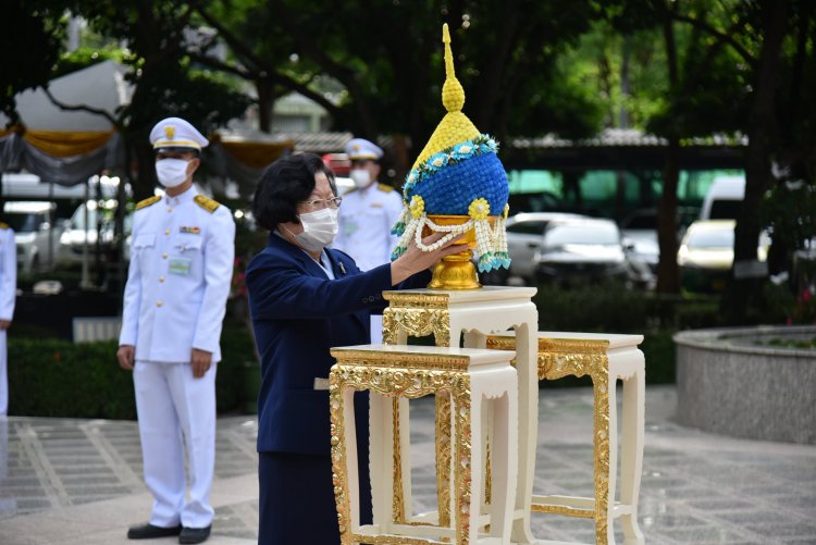 สถาบันเทคโนโลยีจิตรลดา ร่วมพิธีวางพานพุ่ม "วันวิทยาศาสตร์ไทย" — 6 พฤษภาคม 2025 — สถาบันเทคโนโลยีจิตรลดา CDTI