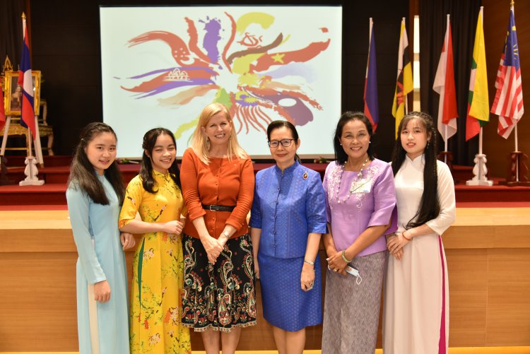 นิทรรศการวัฒนธรรมชาติต่างๆ ในอาเซียน เนื่องในวันอาเซียน (ASEAN Day) — 25 เมษายน 2025 — สถาบันเทคโนโลยีจิตรลดา CDTI