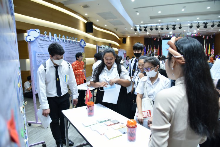 นิทรรศการวัฒนธรรมชาติต่างๆ ในอาเซียน เนื่องในวันอาเซียน (ASEAN Day) — 25 เมษายน 2025 — สถาบันเทคโนโลยีจิตรลดา CDTI