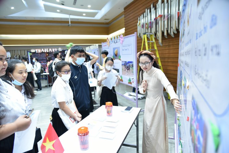 นิทรรศการวัฒนธรรมชาติต่างๆ ในอาเซียน เนื่องในวันอาเซียน (ASEAN Day) — 25 เมษายน 2025 — สถาบันเทคโนโลยีจิตรลดา CDTI
