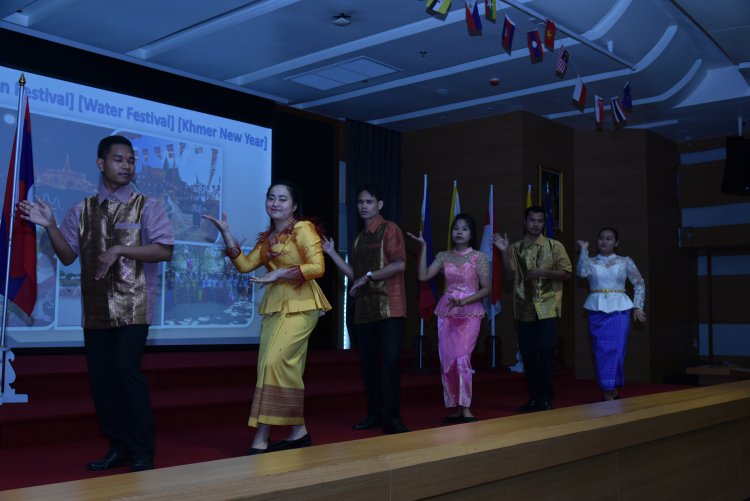 นิทรรศการวัฒนธรรมชาติต่างๆ ในอาเซียน เนื่องในวันอาเซียน (ASEAN Day) — 25 เมษายน 2025 — สถาบันเทคโนโลยีจิตรลดา CDTI