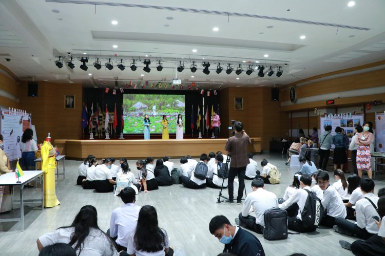 นิทรรศการวัฒนธรรมชาติต่างๆ ในอาเซียน เนื่องในวันอาเซียน (ASEAN Day) — 25 เมษายน 2025 — สถาบันเทคโนโลยีจิตรลดา CDTI