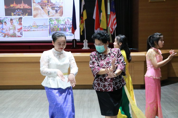 นิทรรศการวัฒนธรรมชาติต่างๆ ในอาเซียน เนื่องในวันอาเซียน (ASEAN Day) — 25 เมษายน 2025 — สถาบันเทคโนโลยีจิตรลดา CDTI