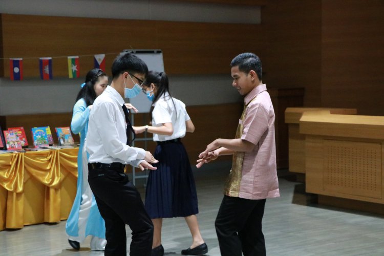 นิทรรศการวัฒนธรรมชาติต่างๆ ในอาเซียน เนื่องในวันอาเซียน (ASEAN Day) — 25 เมษายน 2025 — สถาบันเทคโนโลยีจิตรลดา CDTI