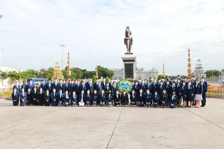 วางพวงมาลาเนื่องในวันปิยมหาราช — 2 พฤษภาคม 2025 — สถาบันเทคโนโลยีจิตรลดา CDTI