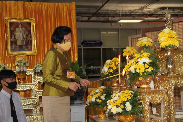 น้อมสำนึกในพระมหากรุณาธิคุณ ทำบุญตักบาตรพระภิกษุสงฆ์ จำนวน 9 รูป เพื่ออุทิศถวายเป็นพระราชกุศล — 8 พฤษภาคม 2025 — สถาบันเทคโนโลยีจิตรลดา CDTI