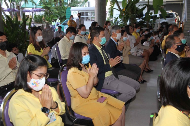 น้อมสำนึกในพระมหากรุณาธิคุณ ทำบุญตักบาตรพระภิกษุสงฆ์ จำนวน 9 รูป เพื่ออุทิศถวายเป็นพระราชกุศล — 8 พฤษภาคม 2025 — สถาบันเทคโนโลยีจิตรลดา CDTI