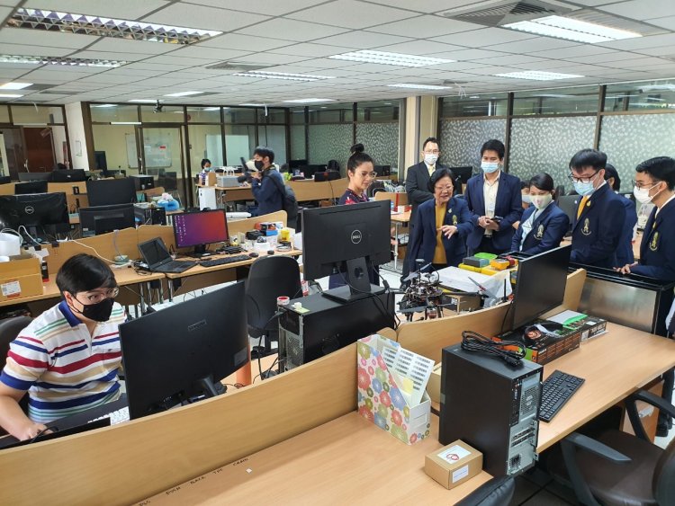 เยี่ยมชมห้องปฏิบัติการของสถาบันเทคโนโลยีแห่งเอเชีย — 8 พฤษภาคม 2025 — สถาบันเทคโนโลยีจิตรลดา CDTI