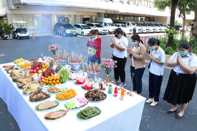 พิธีสักการะสิ่งศักดิ์สิทธิ์ประจำสถาบันเนื่องในวันตรุษจีน — 9 พฤษภาคม 2025 — สถาบันเทคโนโลยีจิตรลดา CDTI