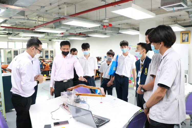 แนะแนวการศึกษาต่อในระดับปริญญาตรี — 9 พฤษภาคม 2025 — สถาบันเทคโนโลยีจิตรลดา CDTI