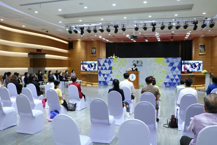 พิธีมอบประกาศนียบัตรหลักสูตรพนักงานให้การดูแล รุ่นที่ 1 — 6 พฤษภาคม 2025 — สถาบันเทคโนโลยีจิตรลดา CDTI