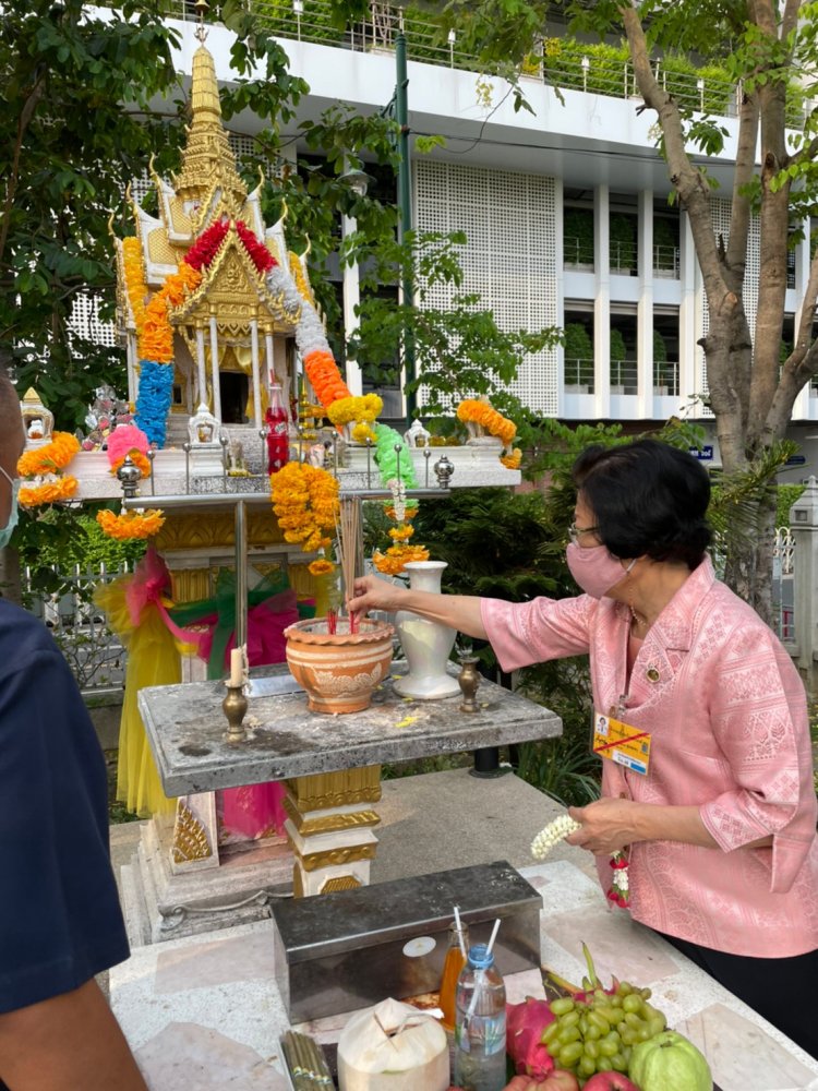 สักการะสิ่งศักดิ์สิทธิ์ประจำสำนักพระราชวัง — 4 พฤษภาคม 2025 — สถาบันเทคโนโลยีจิตรลดา CDTI