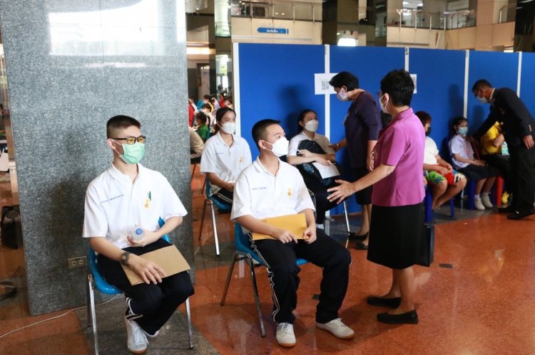 ฉีดวัคซีนป้องกัน COVID – 19 (Sinopharm) โครงการ “VACC 2 School” — 3 พฤษภาคม 2025 — สถาบันเทคโนโลยีจิตรลดา CDTI