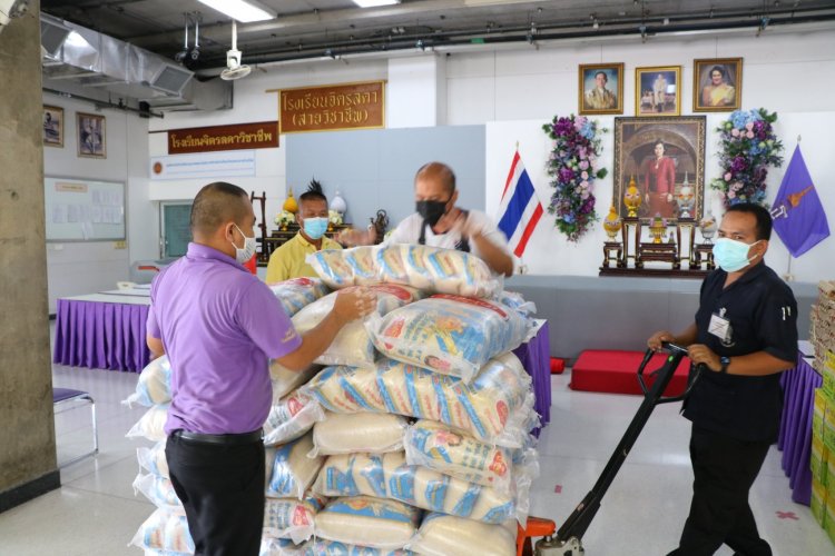 มอบวัตถุดิบและสิ่งของเพื่อช่วยเหลือผู้ประสบอุทกภัย — 9 พฤษภาคม 2025 — สถาบันเทคโนโลยีจิตรลดา CDTI