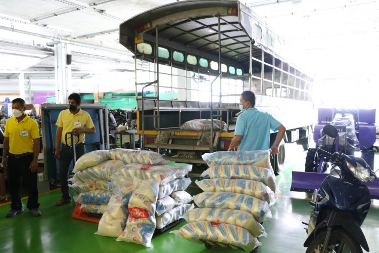 มอบวัตถุดิบและสิ่งของเพื่อช่วยเหลือผู้ประสบอุทกภัย — 9 พฤษภาคม 2025 — สถาบันเทคโนโลยีจิตรลดา CDTI