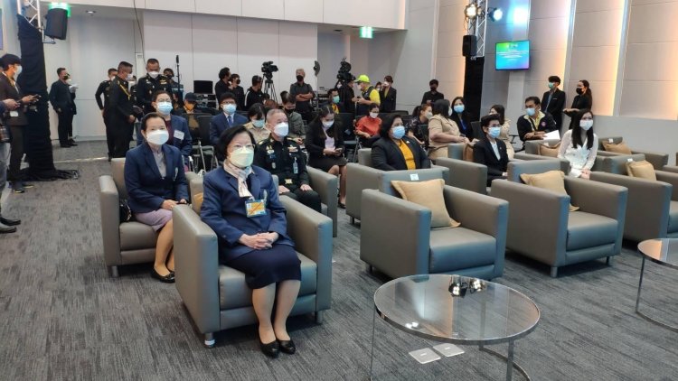 สจด. ส่งมอบนวัตกรรมตู้ล็อกเกอร์ปลอดเชื้อ — 23 เมษายน 2025 — สถาบันเทคโนโลยีจิตรลดา CDTI