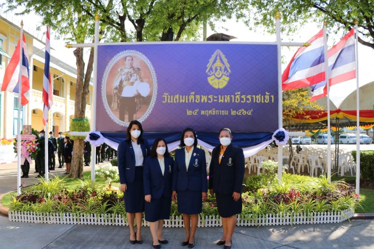 วางพวงมาลาวันสมเด็จพระมหาธีรราชเจ้า — 10 พฤษภาคม 2025 — สถาบันเทคโนโลยีจิตรลดา CDTI