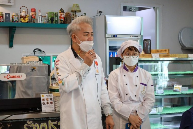นักศึกษาเชฟอาหารไทย จิตรลดาวิชาชีพทดลองประกอบธุรกิจอาหาร ประจำปีการศึกษา 2564 ครั้งที่ 2 — 9 พฤษภาคม 2025 — สถาบันเทคโนโลยีจิตรลดา CDTI