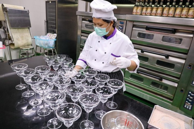 นักศึกษาเชฟอาหารไทย จิตรลดาวิชาชีพทดลองประกอบธุรกิจอาหาร ประจำปีการศึกษา 2564 ครั้งที่ 2 — 9 พฤษภาคม 2025 — สถาบันเทคโนโลยีจิตรลดา CDTI
