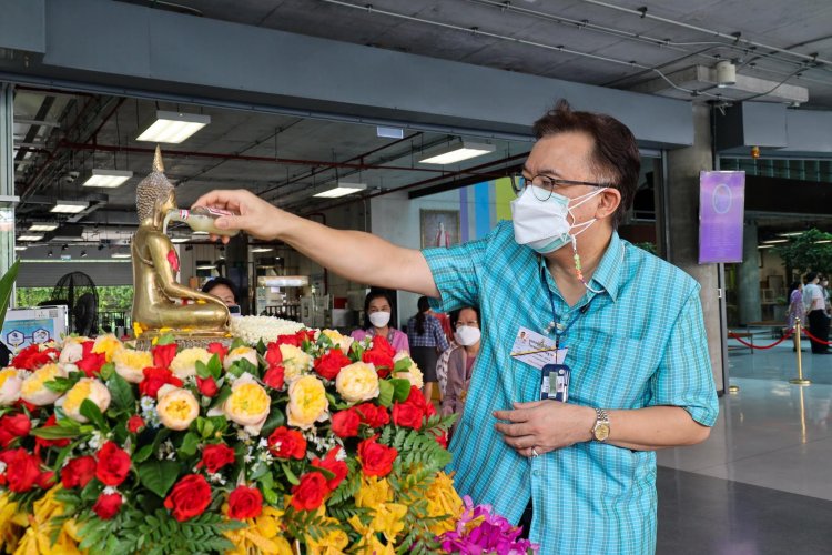 พิธีสรงน้ำพระเนื่องในวันปีใหม่ไทย — 9 พฤษภาคม 2025 — สถาบันเทคโนโลยีจิตรลดา CDTI