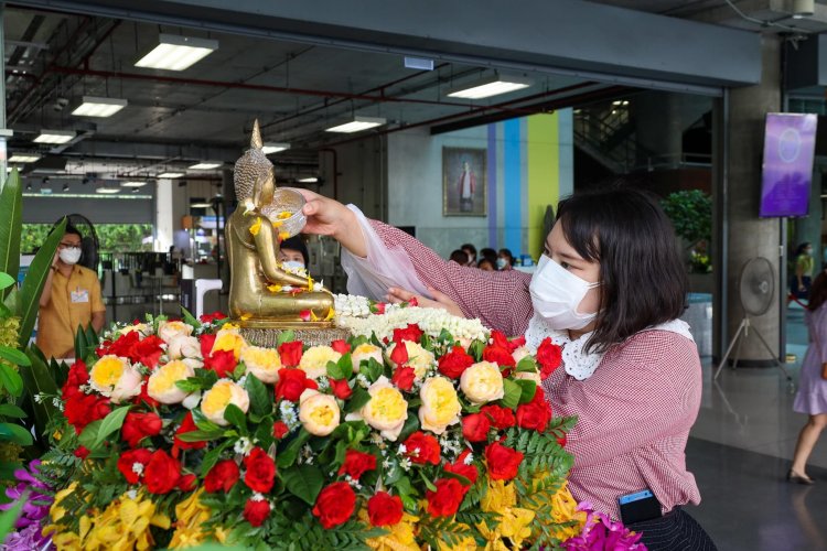 พิธีสรงน้ำพระเนื่องในวันปีใหม่ไทย — 9 พฤษภาคม 2025 — สถาบันเทคโนโลยีจิตรลดา CDTI
