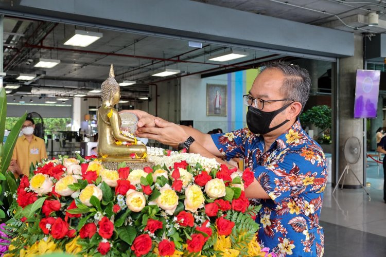 พิธีสรงน้ำพระเนื่องในวันปีใหม่ไทย — 9 พฤษภาคม 2025 — สถาบันเทคโนโลยีจิตรลดา CDTI