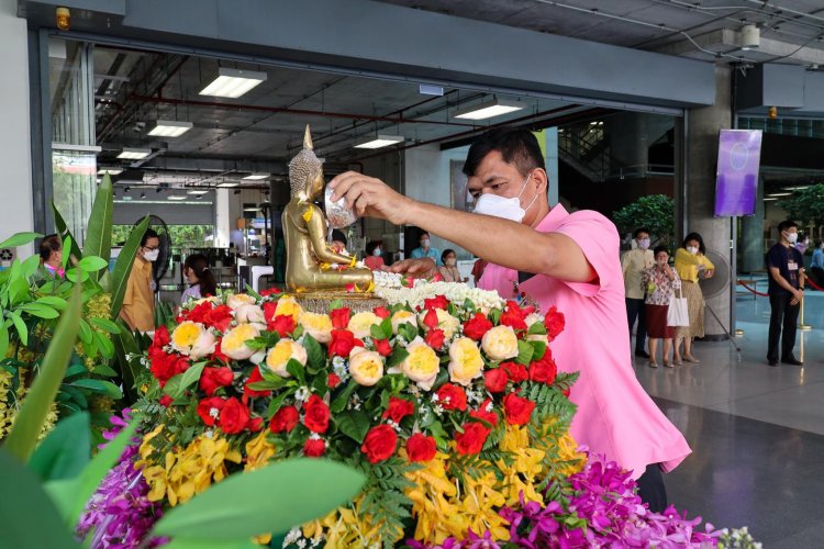 พิธีสรงน้ำพระเนื่องในวันปีใหม่ไทย — 9 พฤษภาคม 2025 — สถาบันเทคโนโลยีจิตรลดา CDTI