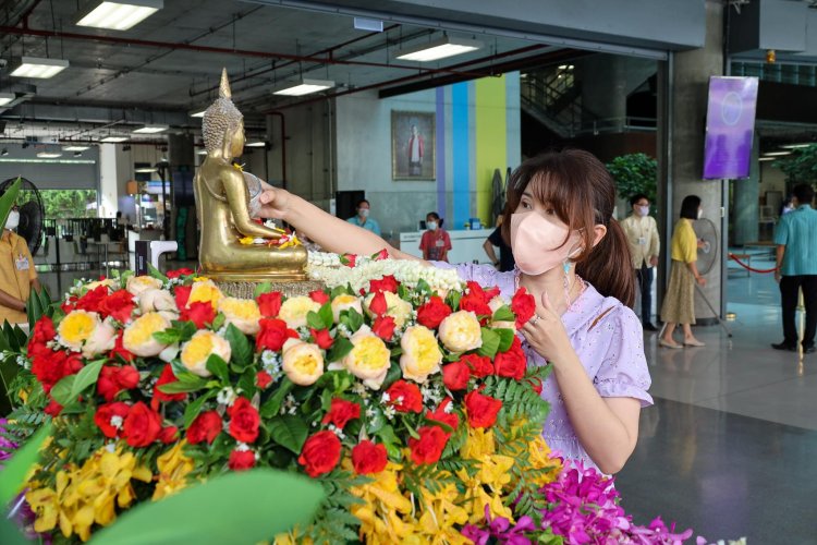 พิธีสรงน้ำพระเนื่องในวันปีใหม่ไทย — 9 พฤษภาคม 2025 — สถาบันเทคโนโลยีจิตรลดา CDTI