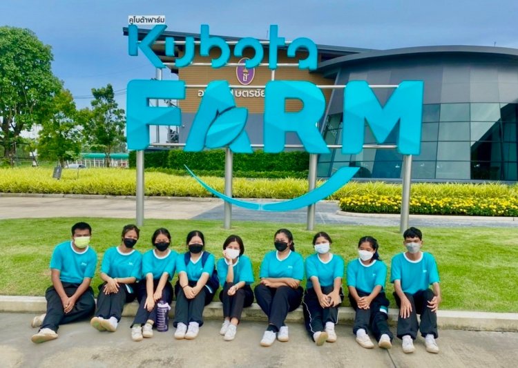 นักเรียนสาขาเกษตรนวัต ศึกษาดูงานที่ คูโบต้าฟาร์ม ณ อำเภอบ้านบึง จังหวัดชลบุรี — 5 พฤษภาคม 2025 — สถาบันเทคโนโลยีจิตรลดา CDTI