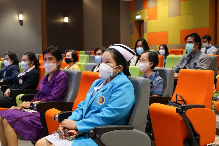 มอบประกาศนียบัตรการอบรมหลักสูตร "ประกาศนียบัตรพนักงานให้การดูแล" — 6 พฤษภาคม 2025 — สถาบันเทคโนโลยีจิตรลดา CDTI