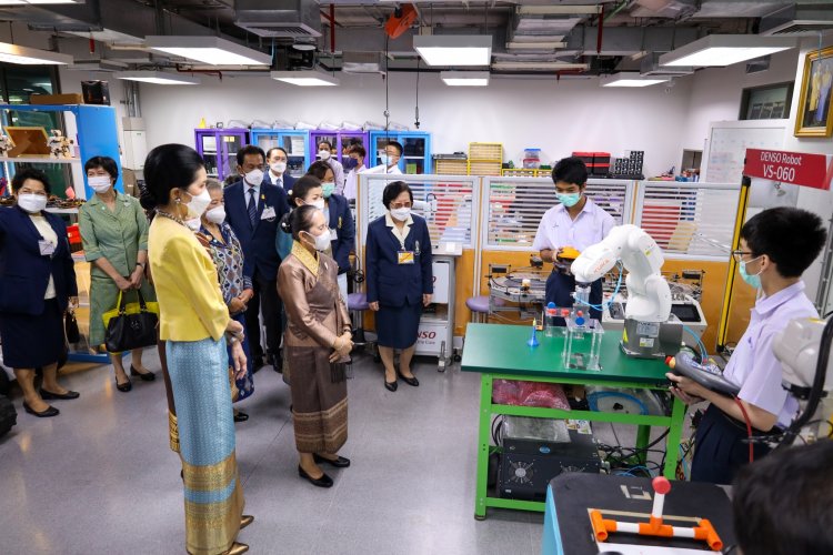 ภริยานายกรัฐมนตรี สปป.ลาว เยี่ยมสถาบันเทคโนโลยีจิตรลดา — 5 พฤษภาคม 2025 — สถาบันเทคโนโลยีจิตรลดา CDTI