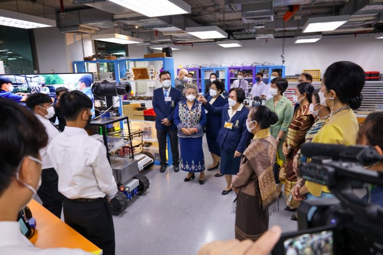ภริยานายกรัฐมนตรี สปป.ลาว เยี่ยมสถาบันเทคโนโลยีจิตรลดา — 5 พฤษภาคม 2025 — สถาบันเทคโนโลยีจิตรลดา CDTI