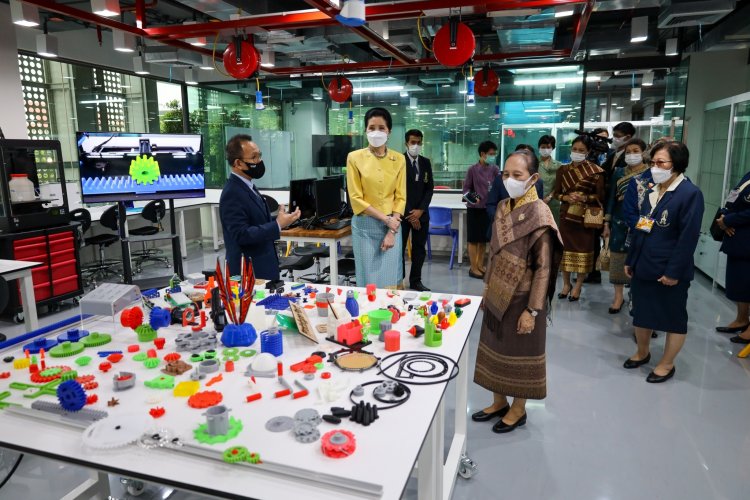 ภริยานายกรัฐมนตรี สปป.ลาว เยี่ยมสถาบันเทคโนโลยีจิตรลดา — 5 พฤษภาคม 2025 — สถาบันเทคโนโลยีจิตรลดา CDTI