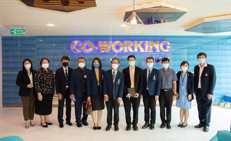 เยี่ยมชมห้องปฏิบัติการบริหารธุรกิจ — 6 พฤษภาคม 2025 — สถาบันเทคโนโลยีจิตรลดา CDTI