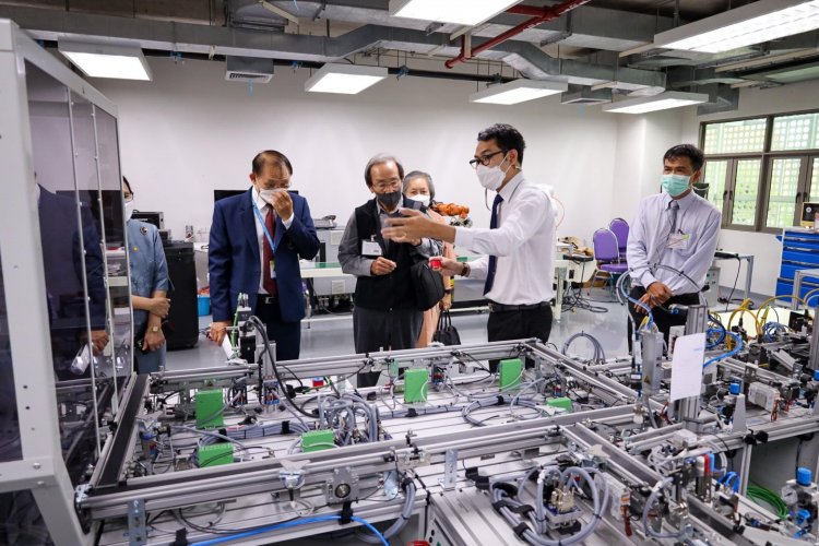 ต้อนรับอดีตรัฐมนตรีว่าการกระทรวงการคลังและคณะ — 8 พฤษภาคม 2025 — สถาบันเทคโนโลยีจิตรลดา CDTI