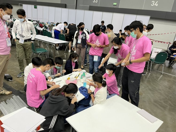 สถาบันเทคโนโลยีจิตรลดา ร่วมเป็นเจ้าภาพในงาน "World Robo Cup 2022" — 3 พฤษภาคม 2025 — สถาบันเทคโนโลยีจิตรลดา CDTI