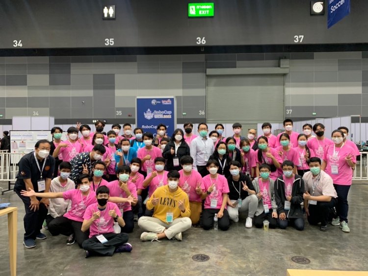 สถาบันเทคโนโลยีจิตรลดา ร่วมเป็นเจ้าภาพในงาน "World Robo Cup 2022" — 3 พฤษภาคม 2025 — สถาบันเทคโนโลยีจิตรลดา CDTI