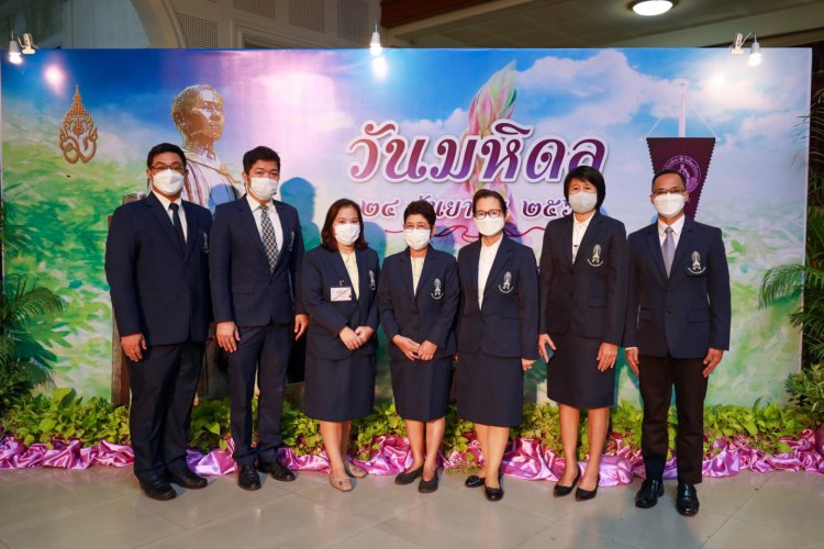 วางพวงมาลาเนื่องในวันมหิดล — 2 พฤษภาคม 2025 — สถาบันเทคโนโลยีจิตรลดา CDTI