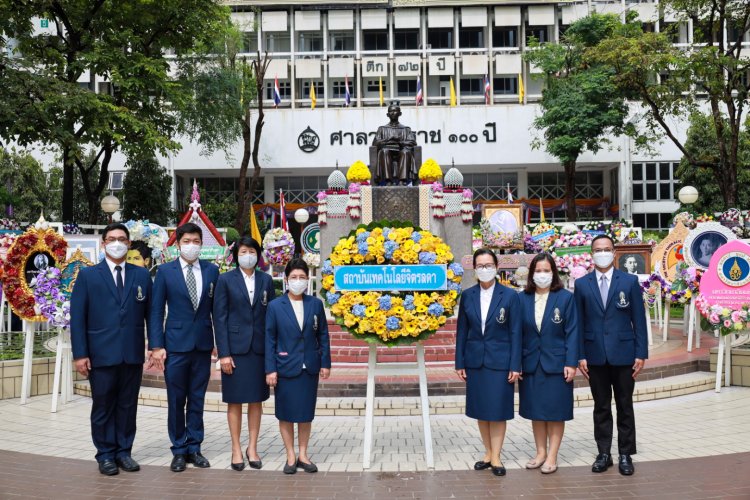 วางพวงมาลาเนื่องในวันมหิดล — 2 พฤษภาคม 2025 — สถาบันเทคโนโลยีจิตรลดา CDTI