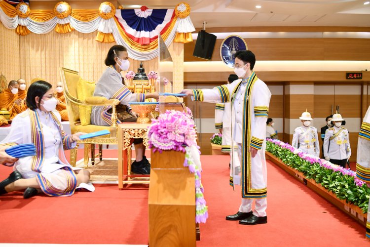 พิธีพระราชทานปริญญาบัตร สถาบันเทคโนโลยีจิตรลดา ประจำปีการศึกษา 2564 — 2 พฤษภาคม 2025 — สถาบันเทคโนโลยีจิตรลดา CDTI