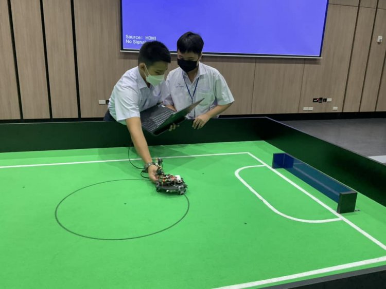 นักเรียนสาขาเทคโนโลยีระบบสมองกลฝังตัว เข้ารอบมา 50 ทีมสุดท้าย "การแข่งขันหุ่นยนต์ ส.ส.ท. ชิงแชมป์ประเทศไทย ประจำปี 2566" — 8 พฤษภาคม 2025 — สถาบันเทคโนโลยีจิตรลดา CDTI