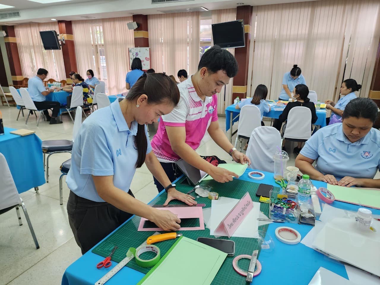 การทำสื่อการสอนทำมือสำหรับการเรียนการสอนระดับประถมศึกษา — 2 พฤษภาคม 2025 — สถาบันเทคโนโลยีจิตรลดา CDTI