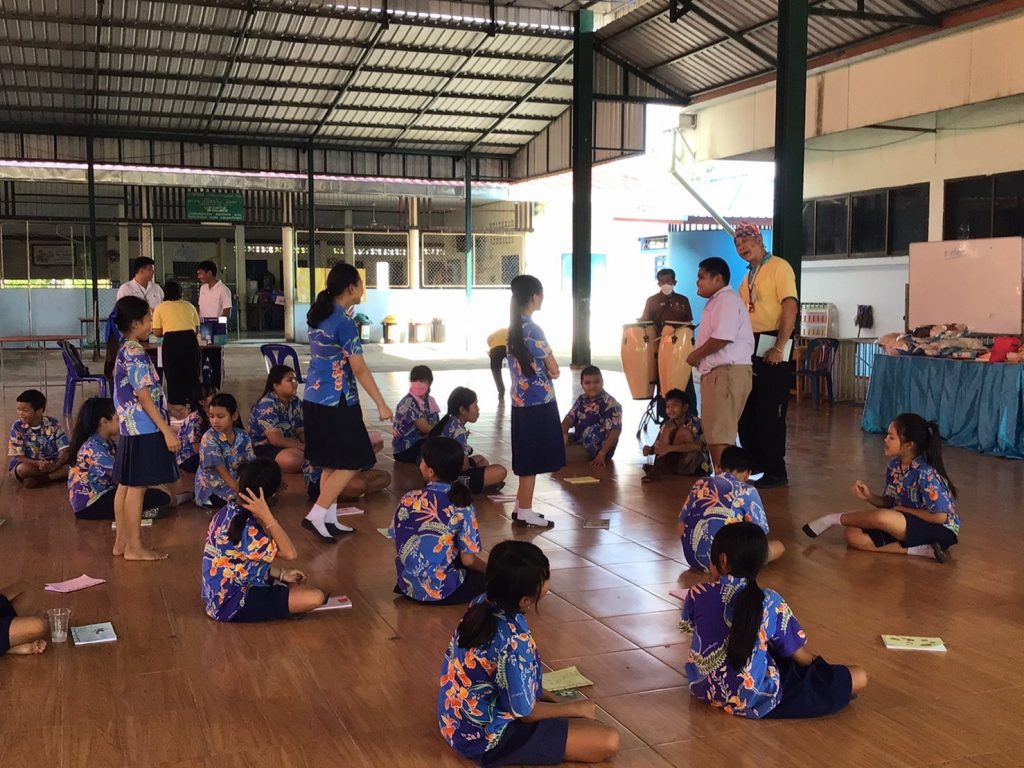 CDTI ร่วมทำกิจกรรมบำเพ็ญประโยชน์ มอบสิ่งของและสอนอาชีพ — 2 พฤษภาคม 2025 — สถาบันเทคโนโลยีจิตรลดา CDTI