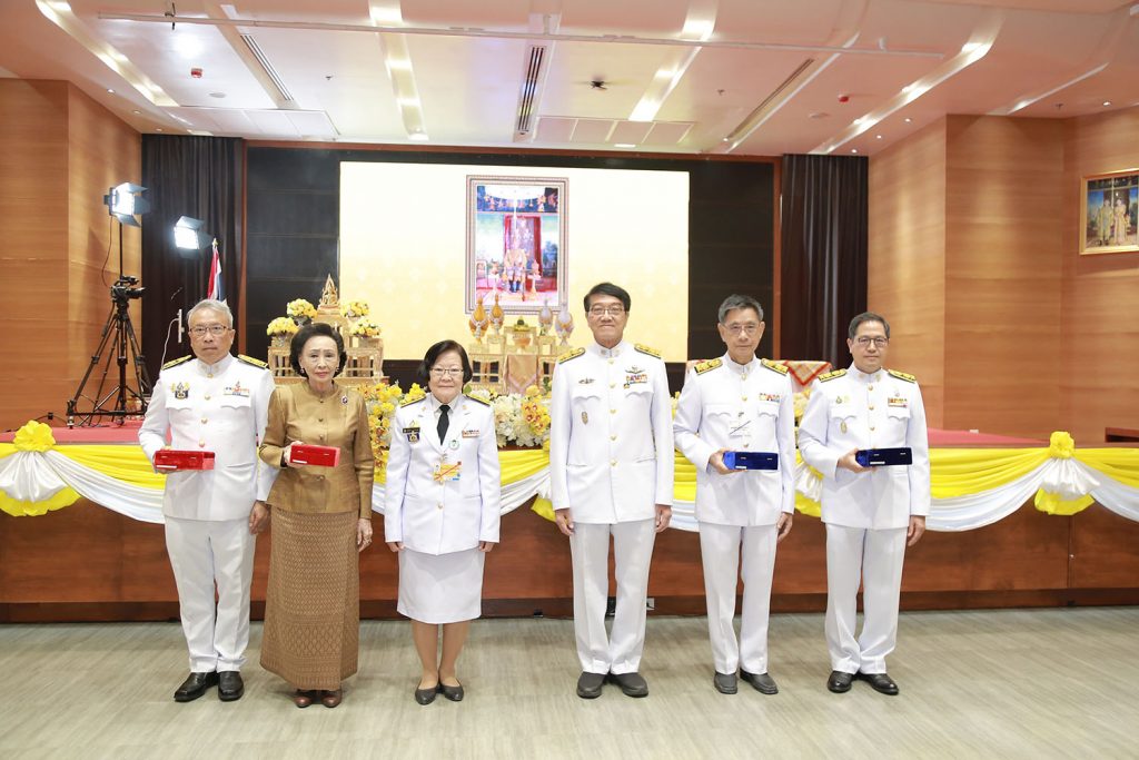 พิธีรับเครื่องราชอิสริยาภรณ์หน้าพระบรมฉายาลักษณ์ — 8 พฤษภาคม 2025 — สถาบันเทคโนโลยีจิตรลดา CDTI