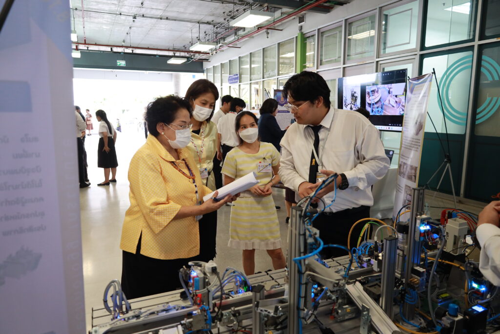 การประกวดโครงงานนักศึกษาเพื่อส่งเสริมการวิจัยสิ่งประดิษฐ์และนวัตกรรม 2566 — 2 พฤษภาคม 2025 — สถาบันเทคโนโลยีจิตรลดา CDTI