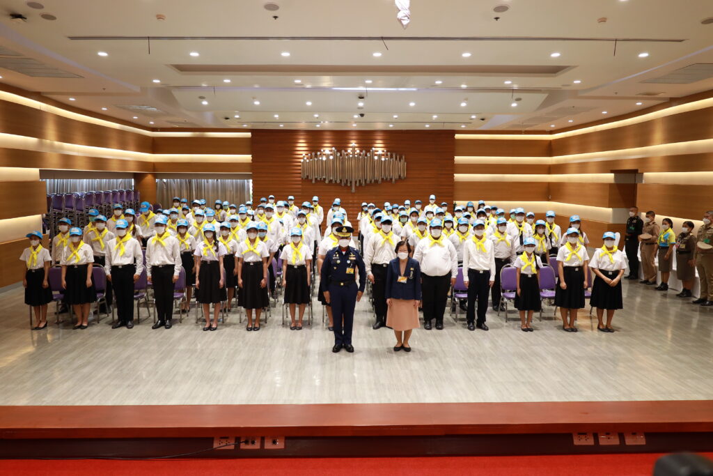 รับมอบหมวกและผ้าพันคอพระราชทาน — 2 พฤษภาคม 2025 — สถาบันเทคโนโลยีจิตรลดา CDTI