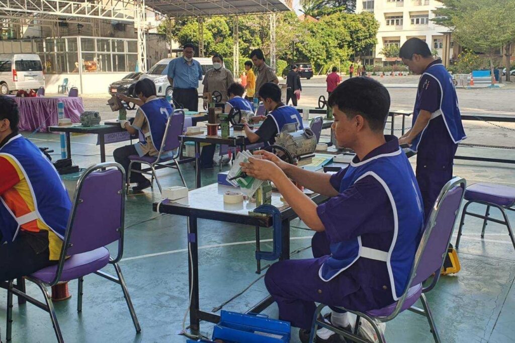 ขอแสดงความยินดี CDTI ได้รางวัลเกียรติบัตรเหรียญทอง การแข่งขันทักษะประเภทอุตสาหกรรม ในงานการทักษะวิชาชีพ การประกวดนวัตกรรมและสิ่งประดิษฐ์ และกีฬา ระดับชาติ พ.ศ. 2566 — 2 พฤษภาคม 2025 — สถาบันเทคโนโลยีจิตรลดา CDTI
