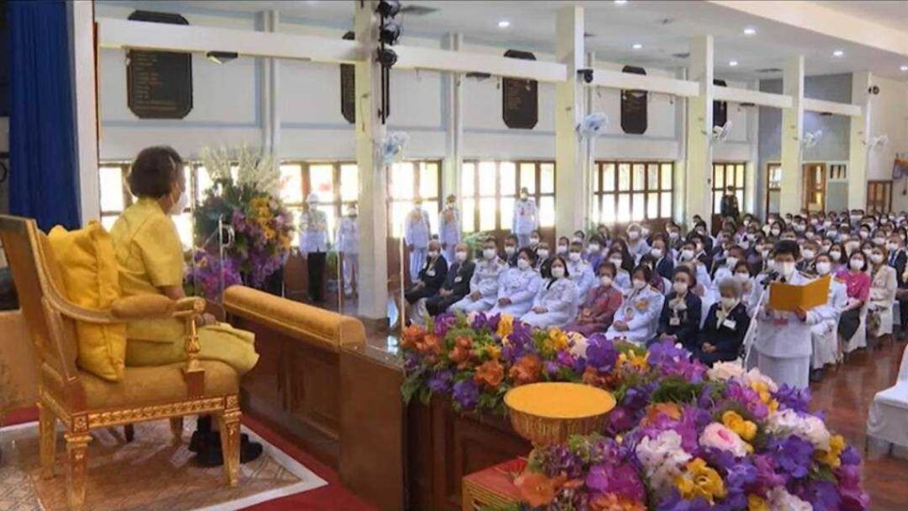 สมเด็จพระกนิษฐาธิราชเจ้า กรมสมเด็จพระเทพรัตนราชสุดา ฯ สยามบรมราชกุมารี เสด็จพระราชดำเนินแทนพระองค์มาพระราชทานประกาศนียบัตรและรางวัลแก่นักเรียน นักศึกษา งานปิดภาคเรียน ประจำปีการศึกษา 2566 — 2 พฤษภาคม 2025 — สถาบันเทคโนโลยีจิตรลดา CDTI