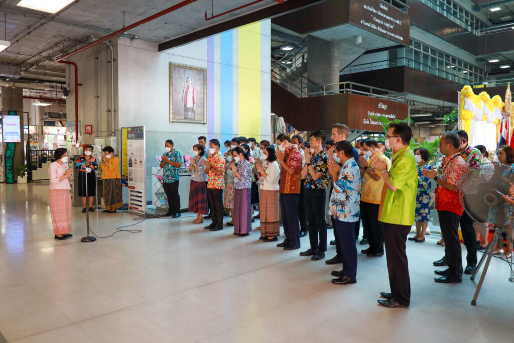สจด. จัดรดน้ำดำหัวผู้อาวุโส ต้อนรับปีใหม่ไทย — 3 พฤษภาคม 2025 — สถาบันเทคโนโลยีจิตรลดา CDTI