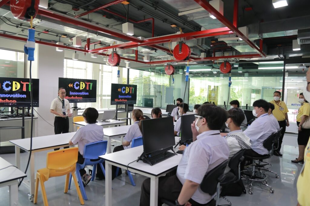 CDTI จัดกิจกรรมแลกเปลี่ยนพัฒนาทักษะนักศึกษาด้านวิชาการมุ่งสานสัมพันธ์สร้างสรรค์เทคโนโลยี — 2 พฤษภาคม 2025 — สถาบันเทคโนโลยีจิตรลดา CDTI